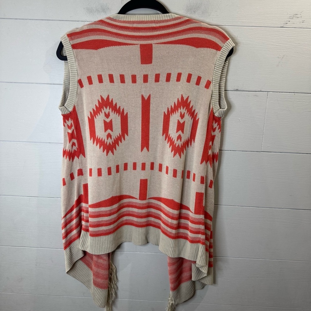 Umgee Coral and Cream Patterned Aztec Vest With Fringe Size M/L - Picture 8 of 8